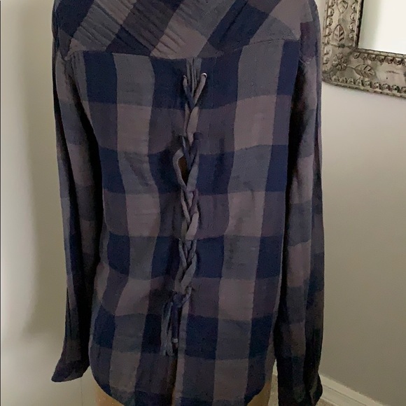 CLOTH AND STONE ANTROPOLOGIE BLOUSE. LACE UP BACK - Picture 2 of 4